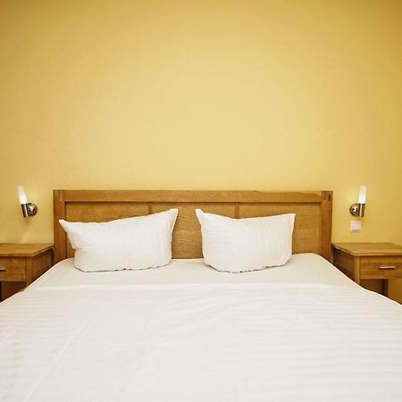 Schicke Fewo Mit Terrasse, Gratis Nutzung Vom Ahoi Erlebnisbad Und Sauna In Sellin - Haus De Niege Wech Fewo 02 Тиссов Экстерьер фото